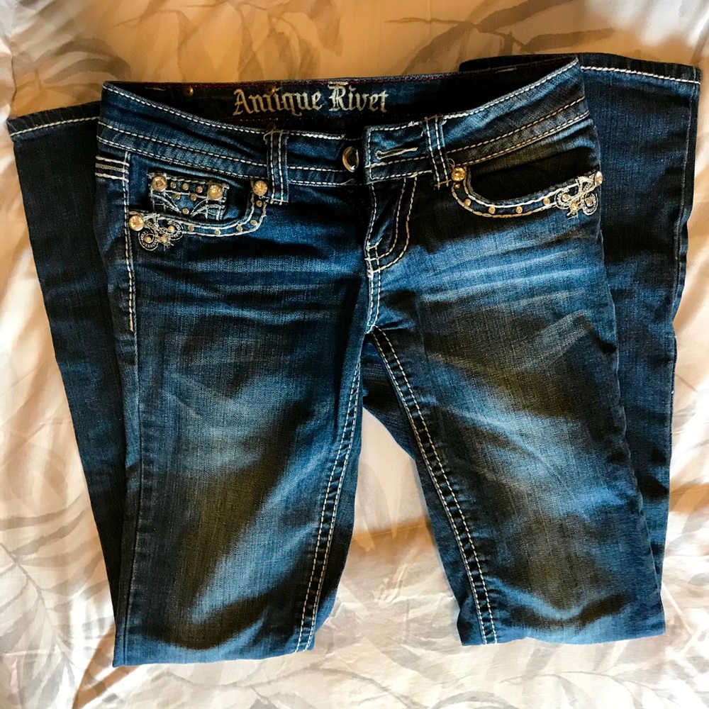 Antique Rivet Women’s Jeans